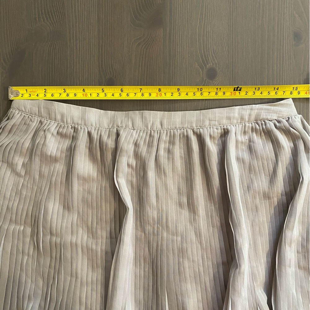 Abercrombie & Fitch Gray Pleated Skater Skirt - Picture 5 of 10
